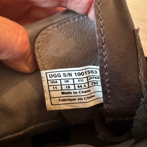 Men's UGG sz 11 preowned waterproof Brown Leather Boots - Picture 9 of 9